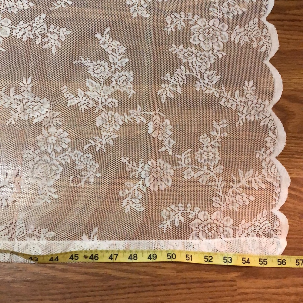 Lace curtain panel 56” wide x 49” long - Picture 4 of 8